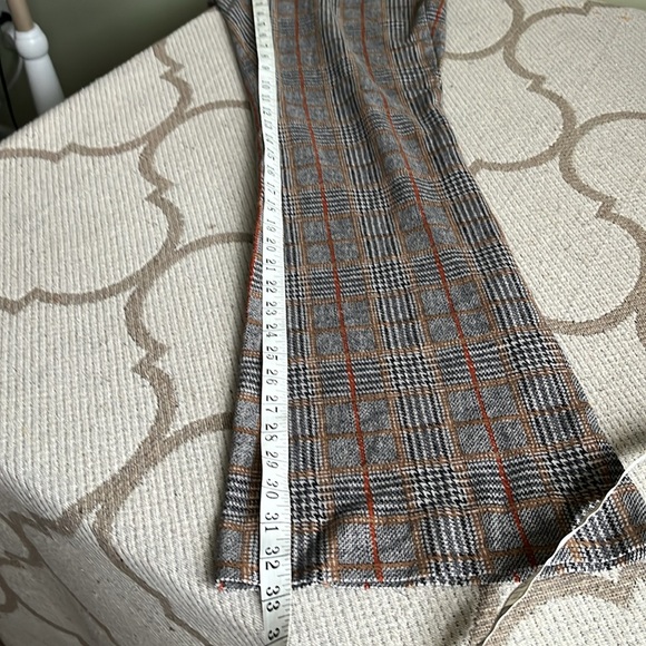 Torrid Pocket Flare Luxe Ponte High-Rise Plaid Pant, size 1R - Picture 9 of 17